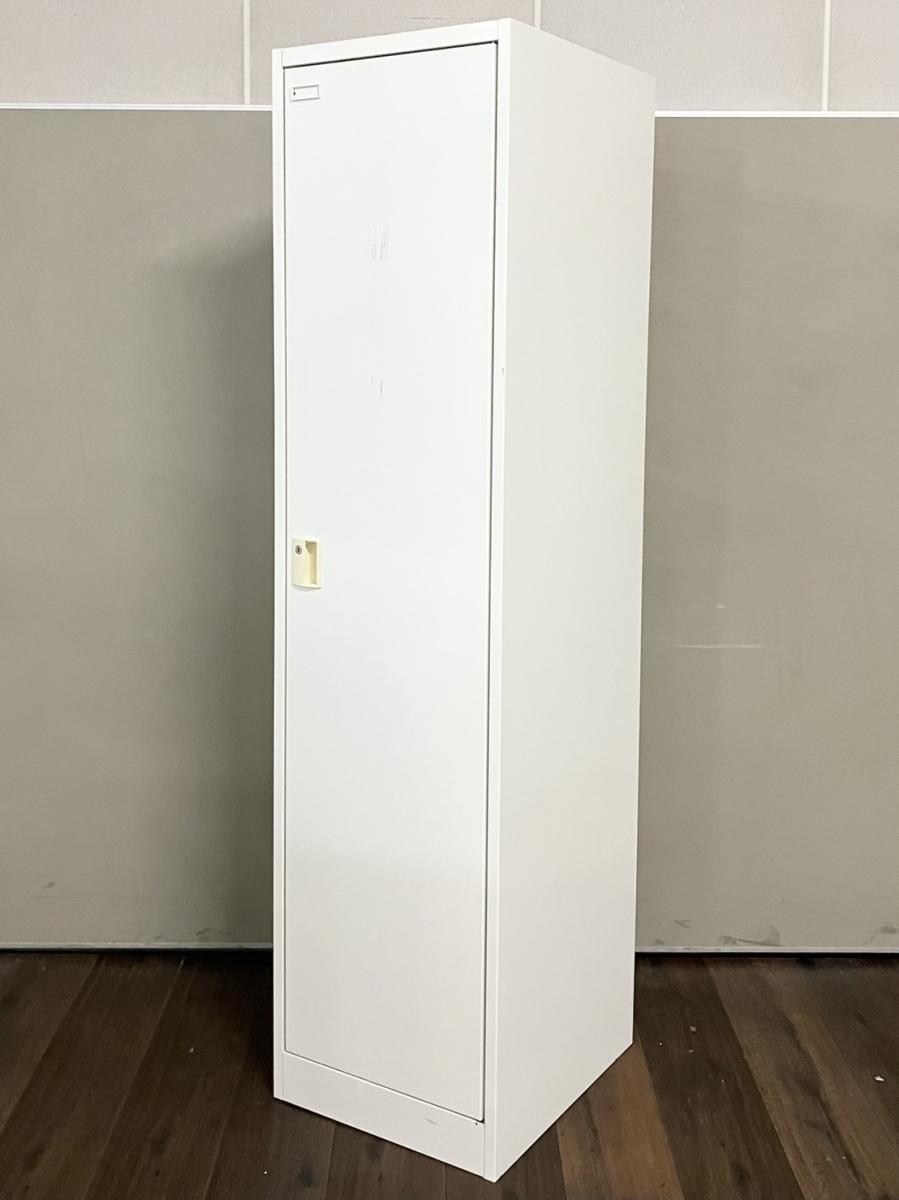 【訳アリ品】【常に人気の高い更衣用ロッカー！用具入れにも！】■オカムラ（Okamura）　FZシリーズ　1人用更衣ロッカー　縦型ロッカー　■W450×D515mm 　■シリンダー錠 　■色：ホワイト
                        FZタイプ
                                    中古
            