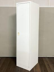 【訳アリ品】【常に人気の高い更衣用ロッカー！用具入れにも！】■オカムラ（Okamura）　FZシリーズ　1人用更衣ロッカー　縦型ロッカー　■W450×D515mm 　■シリンダー錠 　■色：ホワイト
