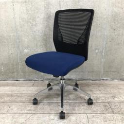 【メッシュ仕様でこの価格！お手頃で使い勝手の良い人気ローコストチェアが入荷！】■オカムラ（okamura）製　ヴィラージュ(Village)チェア　肘無し　ハイバック　VCM1　■背面メッシュ：ブラック　座面クロス：ブルー