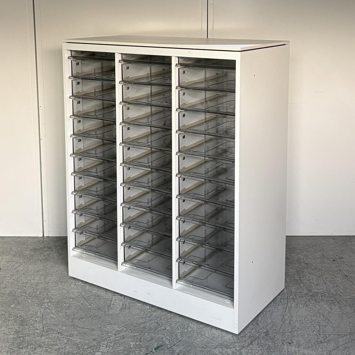 【書類・備品整理の必需品！即完売するレア品です！】■オカムラ（okamura）製　42収納システム　クリスタルトレー　ローキャビネット　■33段 （3列×浅型1段・深型10段）　■天板/ベース付き　■ホワイト
                        42シリーズ
                                    中古
            