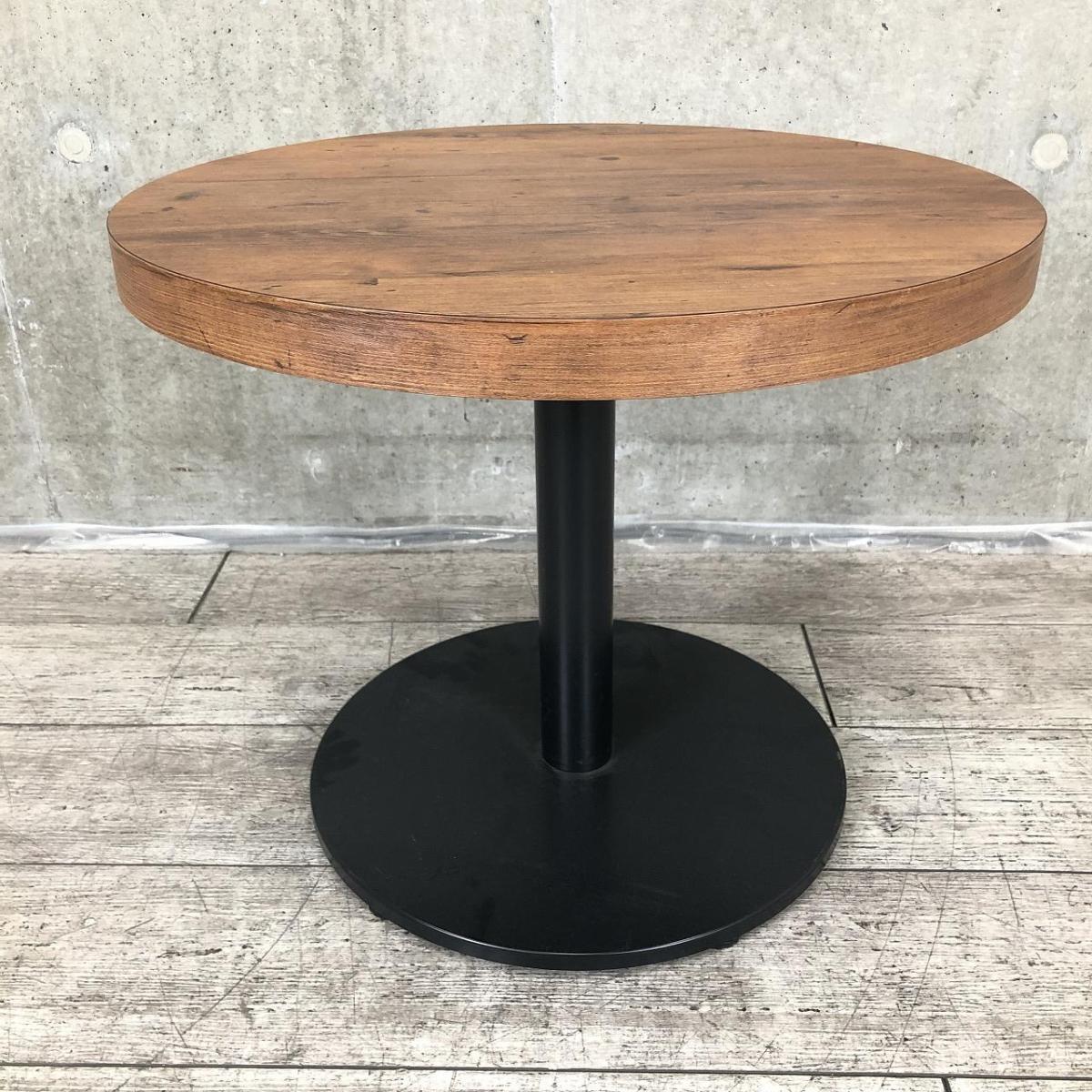 【カフェ風丸テーブル入荷！リフレッシュスペースなどにおすすめ！】■オカムラ(okamura)製　アルトピアッツァ(Alt Piazza)シリーズ　丸テーブル　W600×H495㎜　■天板：木目ダークブラウン/脚：ブラック
                        Alt Piazza（アルトピアッツァ）
                                    中古
            