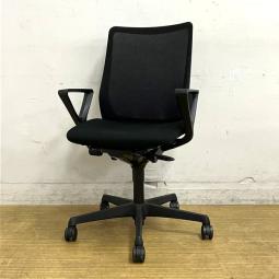 オカムラ　フルーエント　肘付きローバックモデル　背メッシュ　デザインアーム（固定肘）　ブラック×ブラックフレーム【愛知・名古屋・豊田・静岡・浜松】