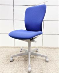 【関西倉庫在庫品・ロット入荷】■オカムラ（okamura）　スラート（sulato）　肘無ハイバック　■ミディアムブルー×ホワイトシェル　■コートハンガー付き　【シンプルなデザインと厚みのあるクッションが大人気！機能充実のワーキングチェア】■オフィスバスターズ梅田本店