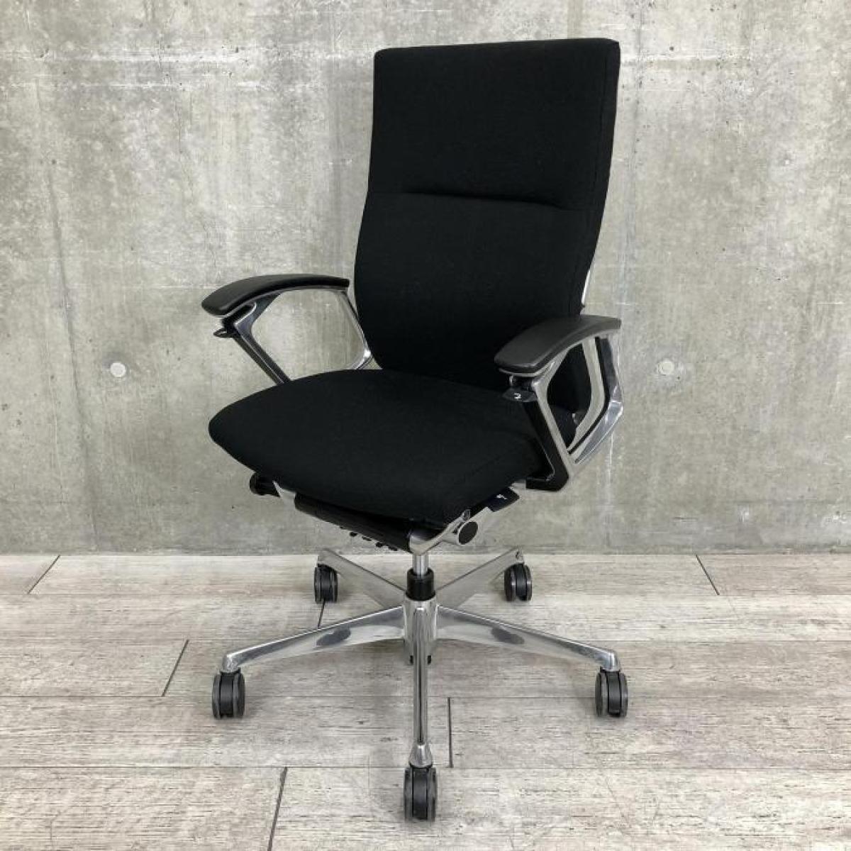 【手元で上下昇降、リクライニング調整ができるスマートオペレーション！】■オカムラ（okamura）製　デュークチェア（DUKE）　肘付き　ハイバック　■固定肘　■ブラック
                        デュークチェア
                                    中古
            