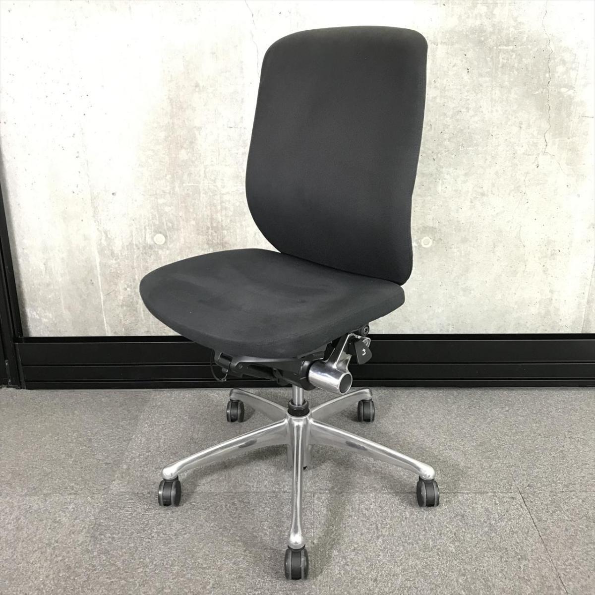 【人間工学に基づいた快適な座り心地！体の動きを自然にサポート！】■オカムラ(okamura)製　ゼファー(Zephyr)チェア　肘無　ハイバック　クッションタイプ　■ブラック【弊社使用欄：A01050069 K】
                        ゼファー（クッション）
                                    中古
            