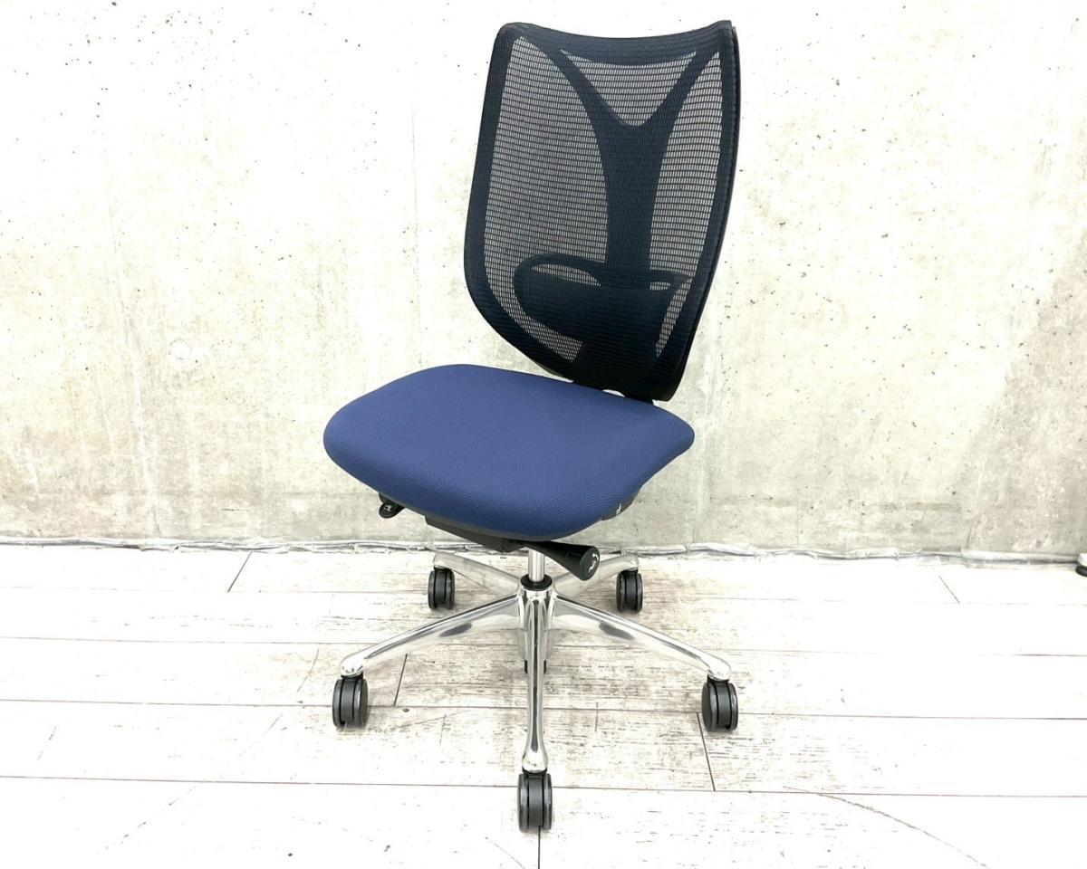 【在庫入替セール品】【2022年製/前傾チルト付きで作業効率アップ！長時間のデスクワークでも快適なオカムラ製の高級シリーズ！】◾️オカムラ/サブリナ/ダークブルー/肘無/ランバー付【弊社使用欄：A01032640】【ID】
                        サブリナ
                                    中古
            