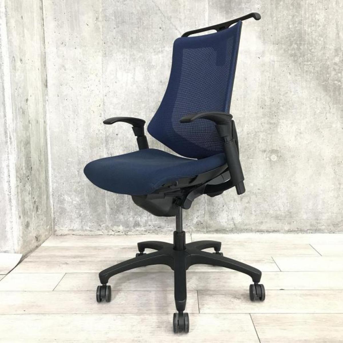 【フィット＆フリー！姿勢の変化にフレキシブルに対応！スタイリッシュで座り心地も抜群の高機能チェア】■イトーキ(ITOKI)製　エフ(f)チェア　肘付き　ハイバック　背面メッシュ　■可動肘・コートハンガー付き　■ネイビーブルー×ブラックシェル【2510】弊社使用欄【A01043307】
                        エフメッシュ
                                    中古
            