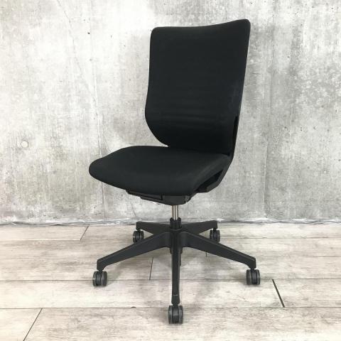 【姿勢の変化をサポート!操作レスで体格にマッチする定番チェア】■イトーキ(ITOKI)製 エピオスチェア(epios) 肘無し ハイバック クロスバックタイプ ■ブラック【弊社使用欄:A01049643 K】