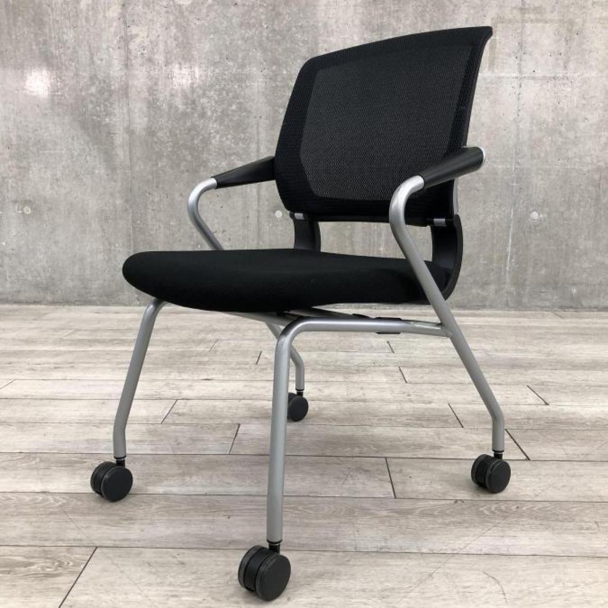【19脚大量入荷】【背にフィットする快適メッシュ！横に積めて収納できるネスティングチェア！】■コクヨ（KOKUYO）製　サテリテチェア　肘付ミーティングチェア　■キャスター付　■背面メッシュ　■ブラック　【会議室・セミナールームにもおすすめ！】
                        サテリテチェア
                                    中古
            