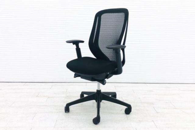 【中古】シルフィーメッシュ  オカムラ（okamura） 肘付ハイバックチェア