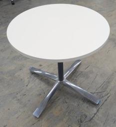 【訳アリ品】【2020年製】人気のホワイト天板！商談・会議スペースを華やかに彩るデザイン
■コクヨ/ビエナ/ホワイト　Φ750㎜