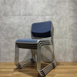 【西】～軽やかに並べて、しっかり支える。会議室が整うスマートチェア～【イトーキ】【4脚１セット】【ブルー】【スタッキングチェア】【会議用】【ミーティング】【オフィスチェア】【事務イス】【収納】【中古】【福岡オフィス家具】【福岡中古家具】【中古事務什器】【中古チェア】【中古椅子】