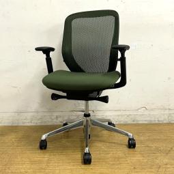 【2020年製】オカムラ　シルフィー　ローバック　メッシュタイプ　アジャストアーム搭載　ダークグリーン×ブラックフレーム　ポリッシュ脚　前傾機能搭載の人気モデル
