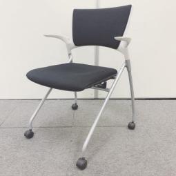 イトーキ製定番ネスティングチェア！｜イトーキ｜マノス｜ブラック｜肘付｜ネスティング｜【関西倉庫在庫】【弊社使用欄：A01052553】