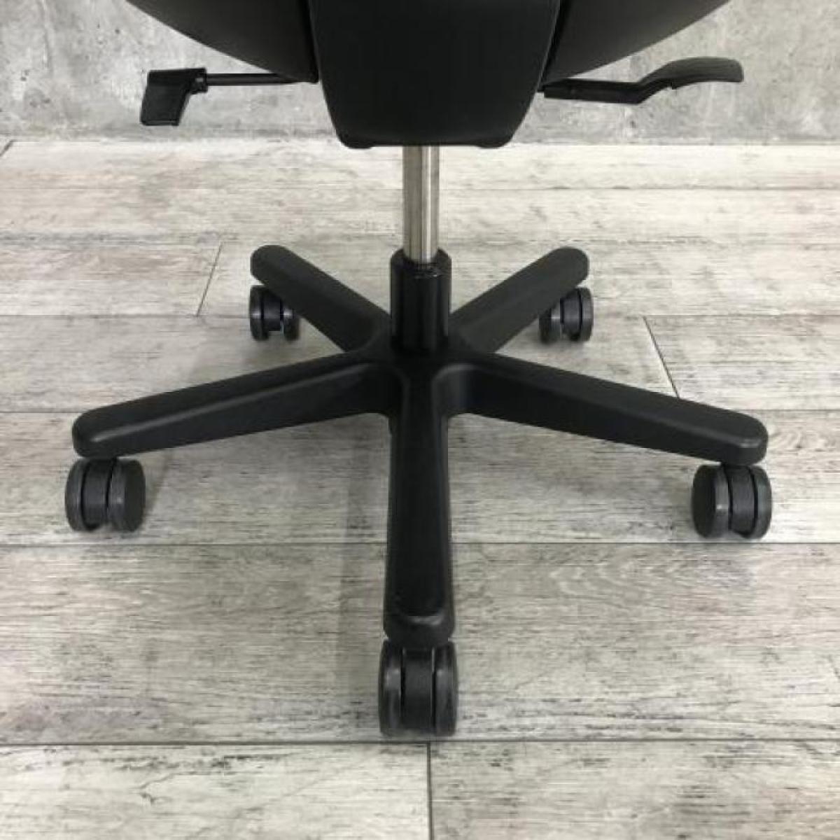 中古】トルテチェア イトーキ/ITOKI 肘無ローバックチェア 566429 