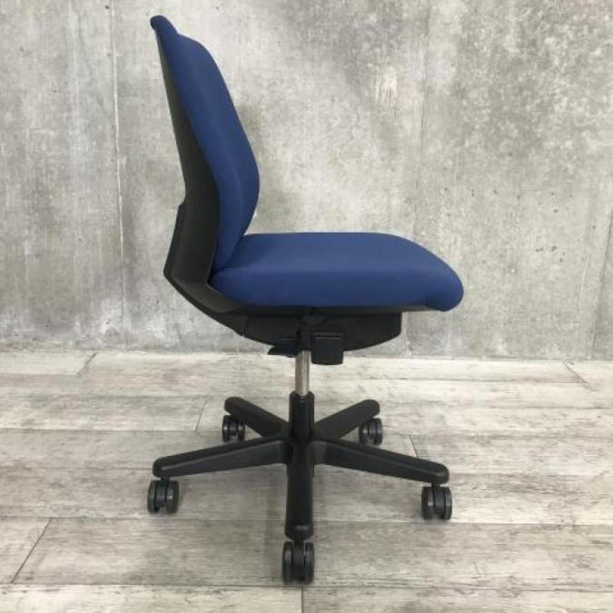 中古】トルテチェア イトーキ/ITOKI 肘無ローバックチェア 566429 
