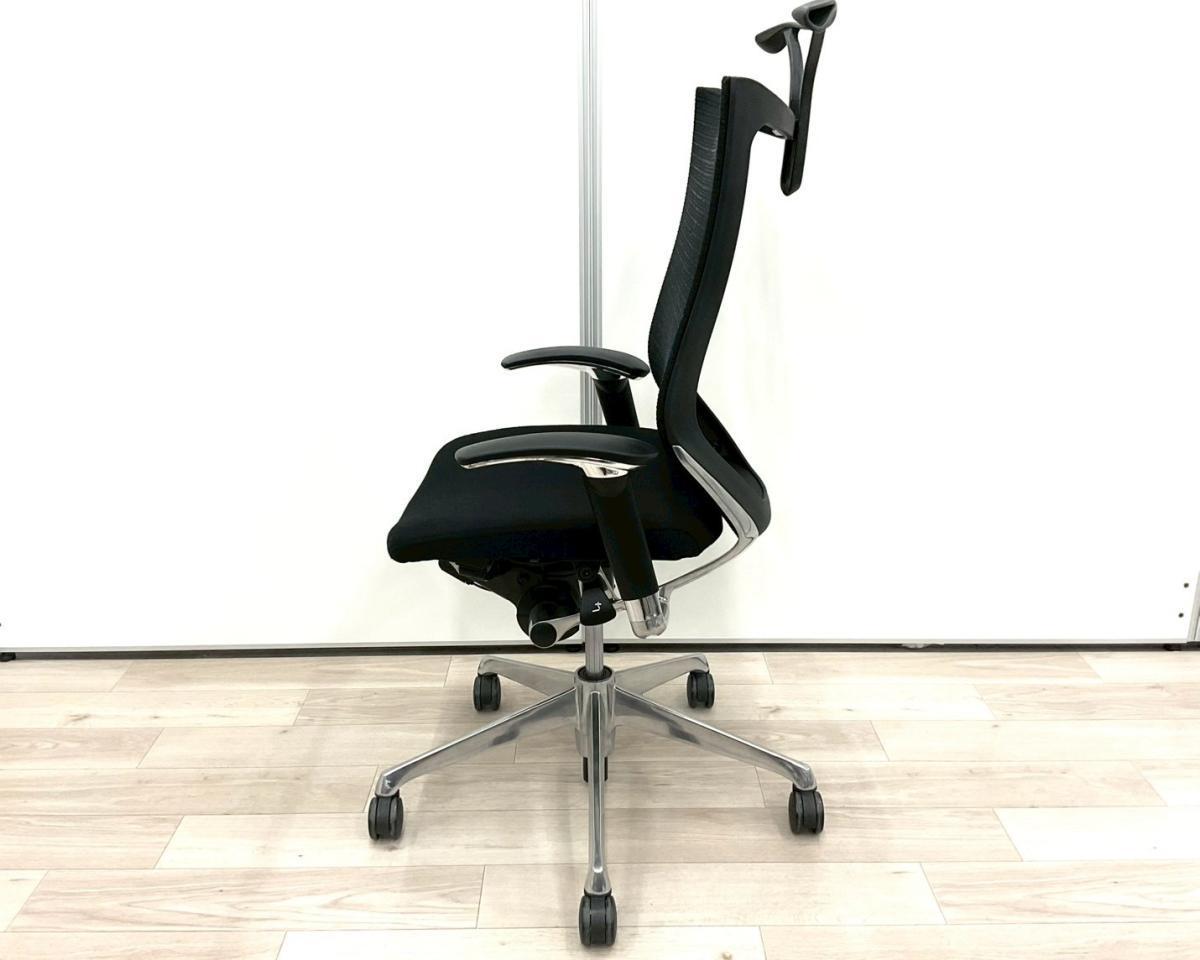 オカムラ バロンチェア ハイバック　可動肘 ハンガー付　背メッシュ ブラック オカムラ バロンチェア ハイバック 可動肘 ハンガー付 背メッシュ
