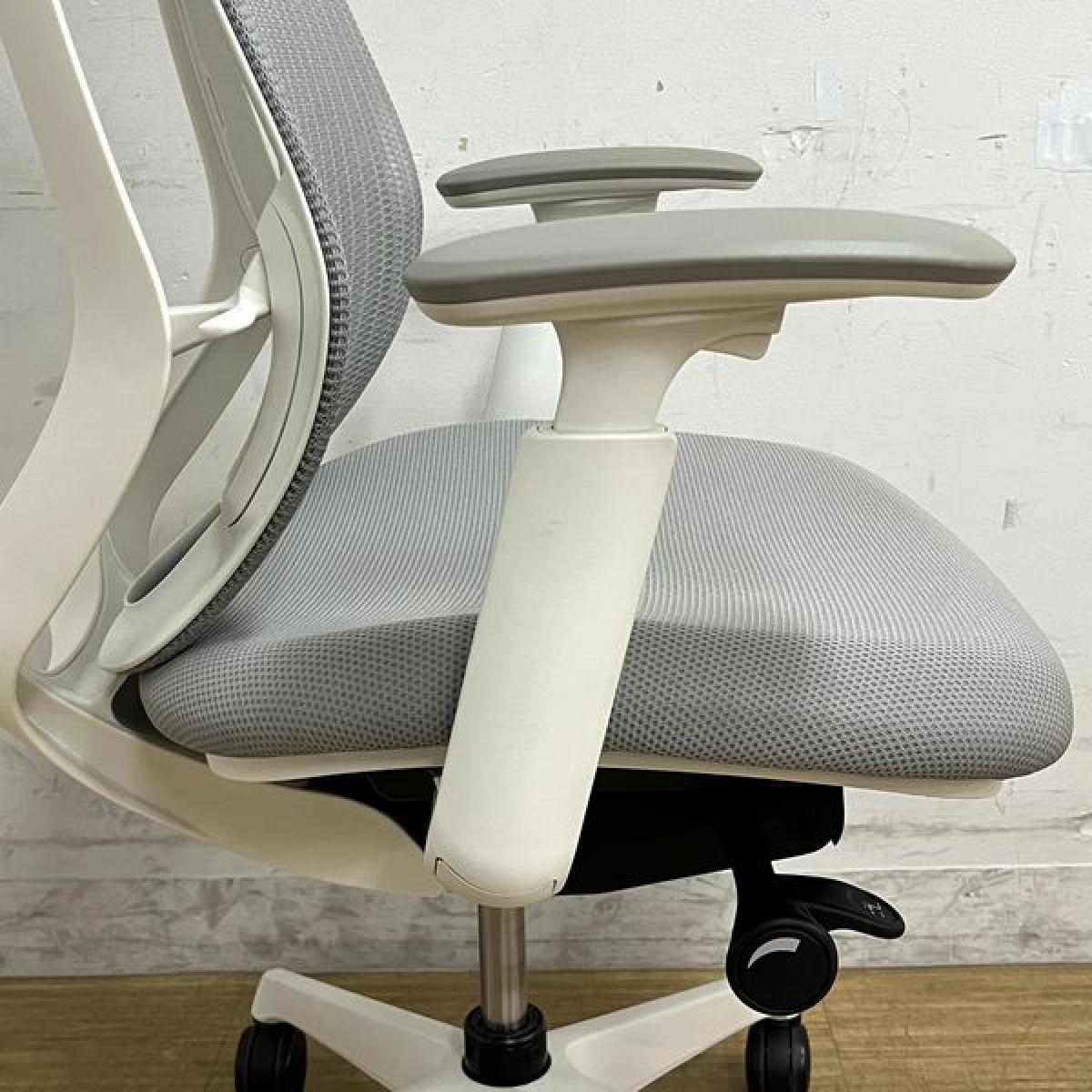 中古】シルフィーメッシュ C686XW FMR3 オカムラ/okamura 肘付