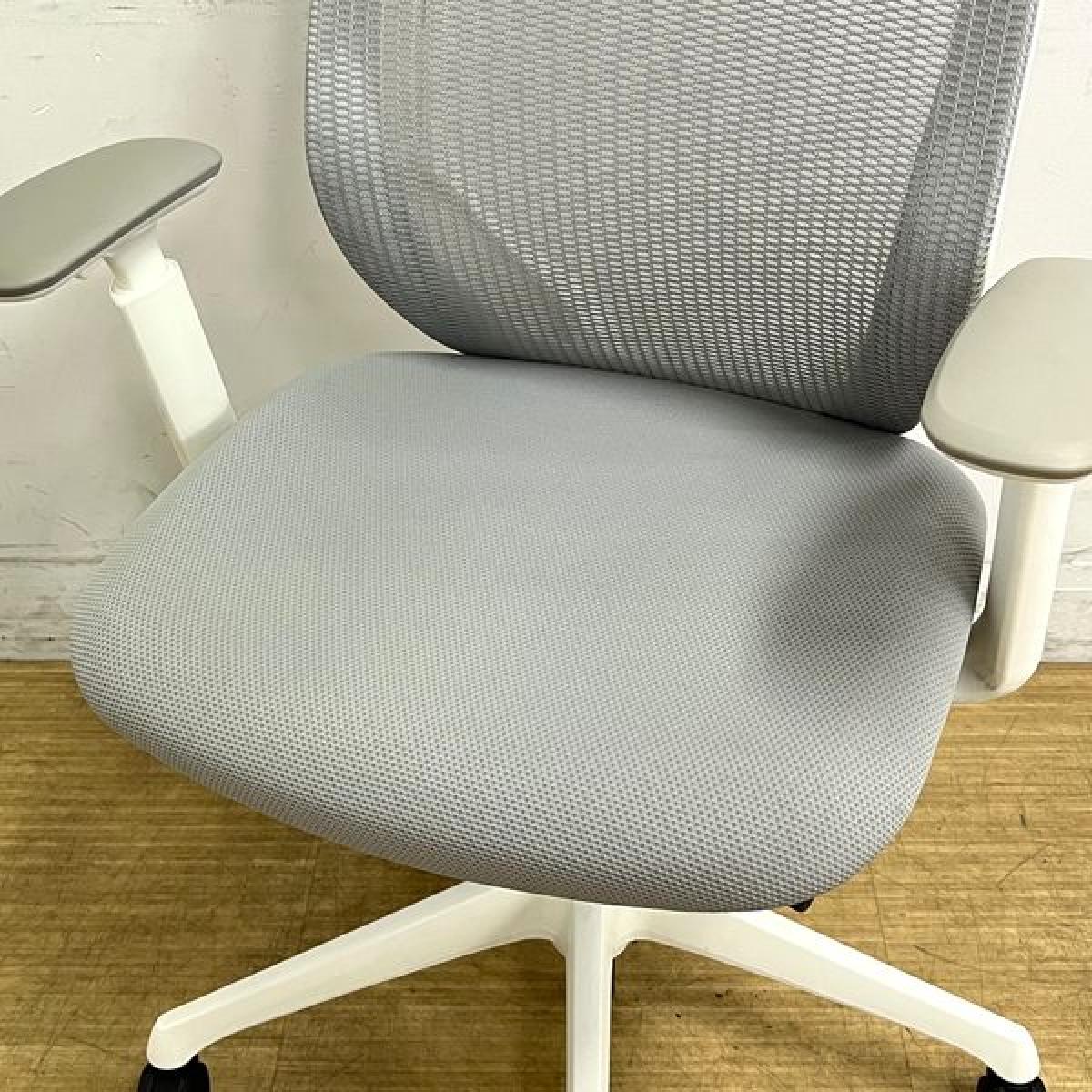 中古】シルフィーメッシュ C686XW FMR3 オカムラ/okamura 肘付