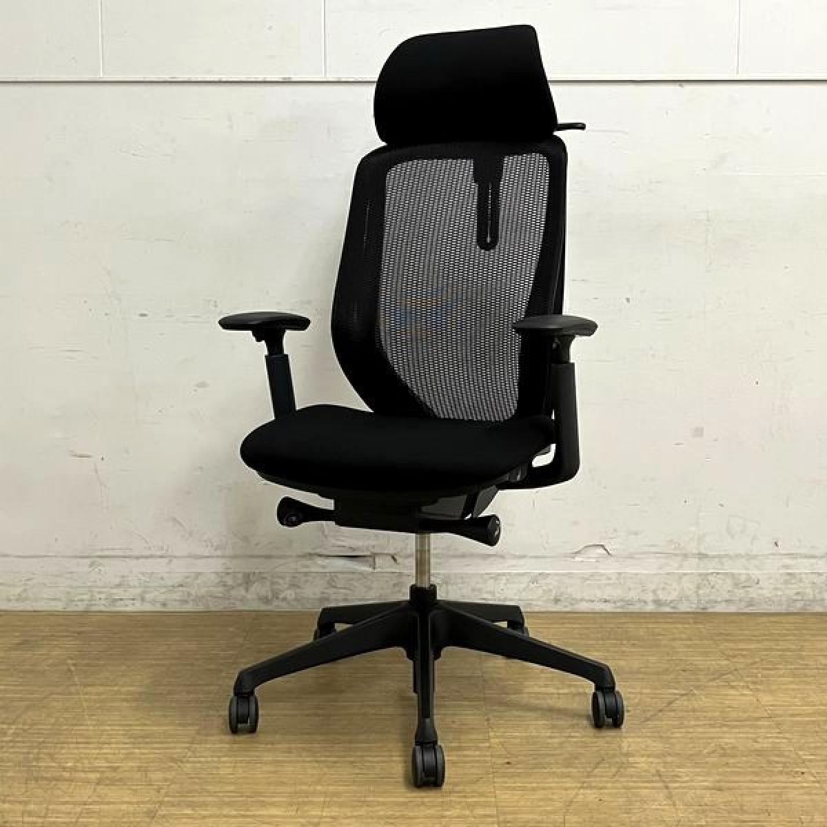 【2014年製】オカムラ　シルフィ　エクストラハイバック　背：メッシュ　アジャストアーム　ブラック×ブラックフレーム　ハンガー付き　樹脂脚　前傾機能がウリの高機能チェア
                        シルフィーメッシュ
                                    中古
            