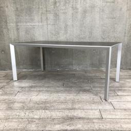 重厚感のある人気のダークブラウンテーブルが入荷！4～6人での会議テーブルにおすすめ！
■内田洋行/アルコット/ブラウン　横幅1800㎜奥行900㎜