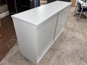 【訳ありです！】横幅1800ｍｍの人気ハイカウンターが入荷！ ■PLUS/DKカウンター/本体：ホワイト　ハイカウンター。※引き違い扉の両側板にへこみ・塗装剥がれ有。