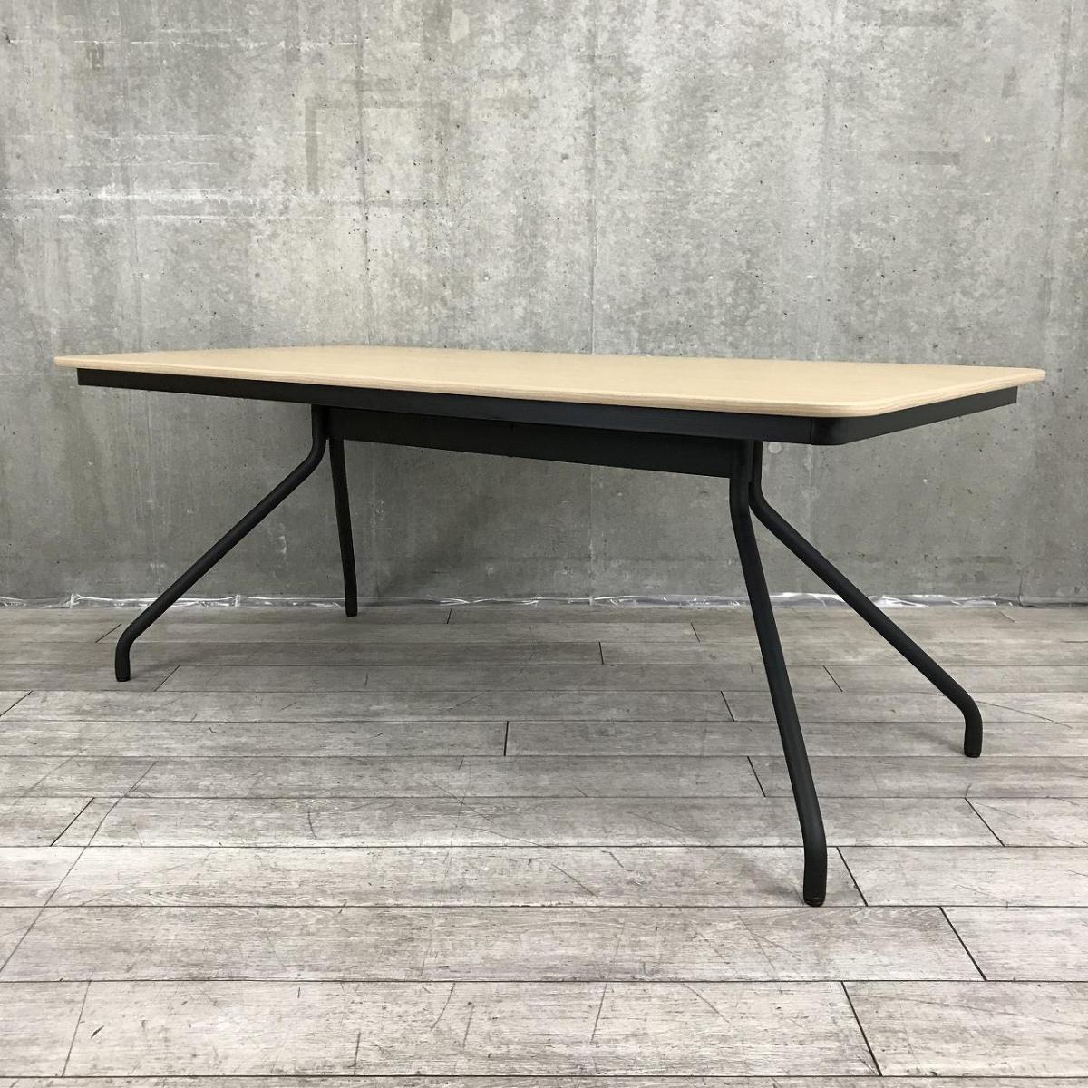 【デザイン性に優れたミーティングテーブル！4～6名様使用に最適！】■ミーティングテーブル　会議テーブル　■W1800×D900㎜　■脚ブラック　■木目ナチュラル天板/
イトーキ（ITOKI） 製　カシール（CASUEEL）
                        その他シリーズ
                                    中古
            