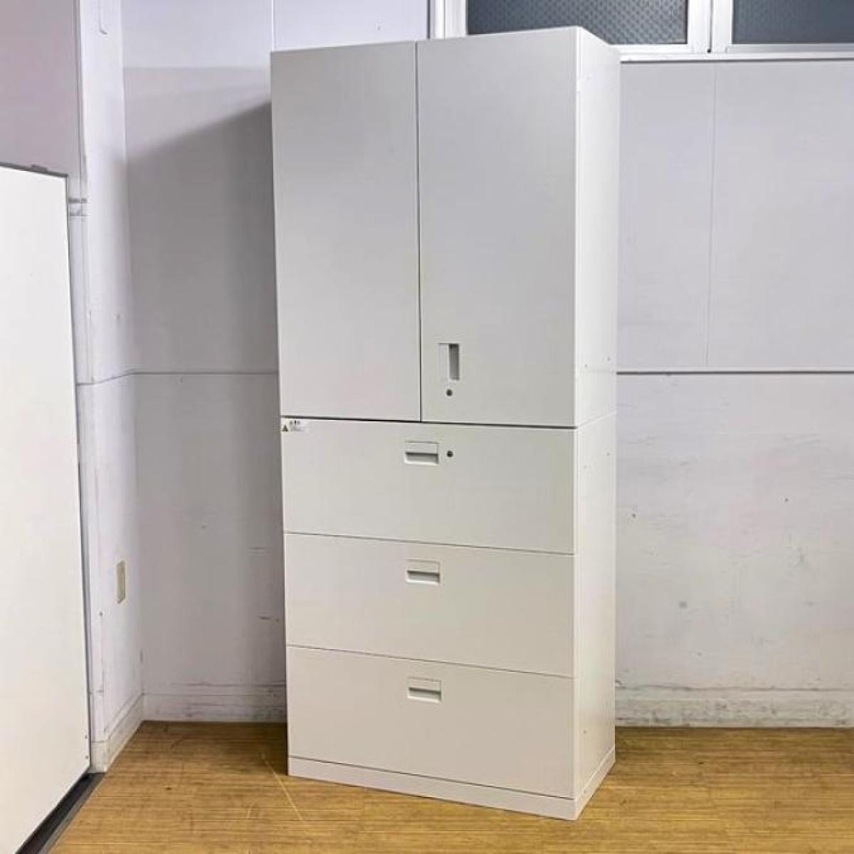 【在庫入替セール】イトーキ　エスキャビネット　両開き＋3段ラテラル書庫の上下セット　鍵付き　シリンダー錠　ホワイト　合計でA4×6段分の大容量の収納力
                        エスキャビネット
                                    中古
            