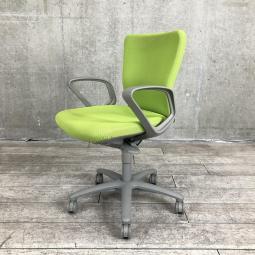 【長年愛されるロングセラー商品！厚めのクッションで疲れにくい！】■オカムラ(okamura)製　カロッツァチェア　肘付　ローバック　■サークル肘　■ライトグリーン×グレーシェル