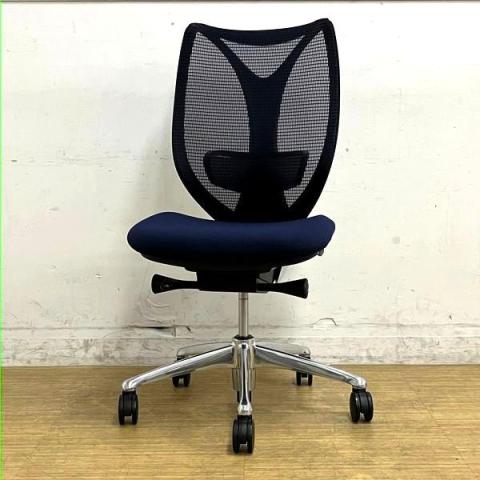 【在庫入替セール】オカムラ　サブリナ　肘無しチェア　スタンダードモデル　ダークブルー　前傾機能搭載モデル　シルフィーの上位互換シリーズ