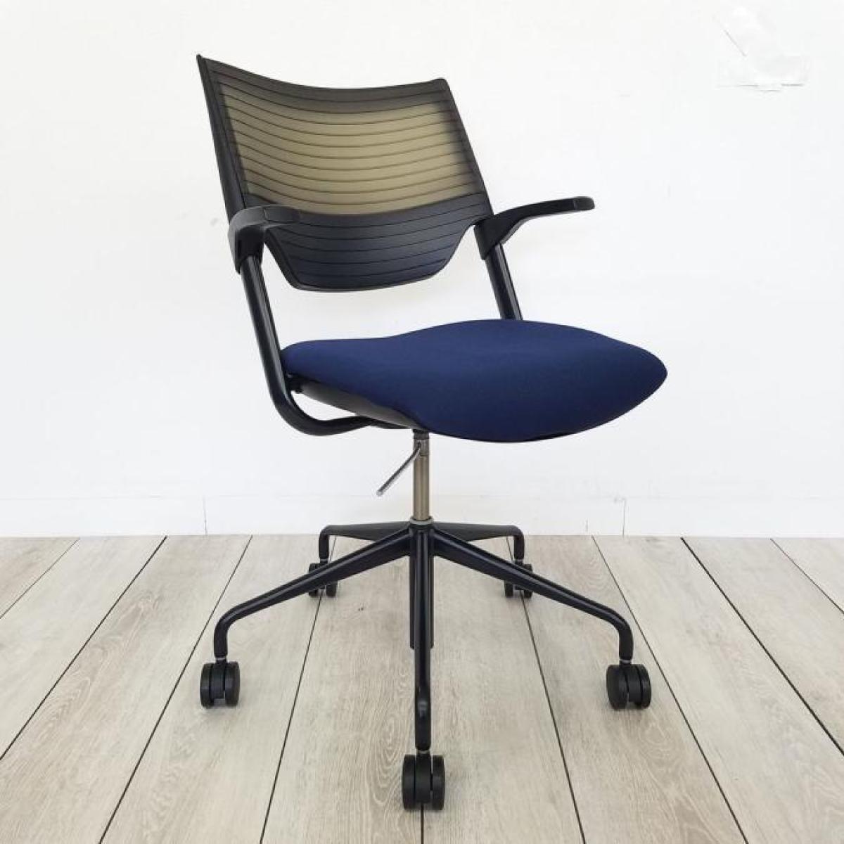中古】レクシブ イトーキ/ITOKI ミーティングチェア 566846 - 中古