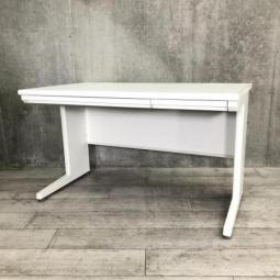 【定番サイズ1200㎜の平デスク！シンプルで使いやすい人気仕様！ 】/オススメ(おすすめ) /人気商品【弊社使用欄：A01051023】■オカムラ(okamura)製　ヴィラージュ(VILLAGE)シリーズ　平机　引き出し付　W1200×D700㎜　■ホワイト