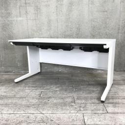 【希少品！】【ゆとりのあるワークスペースで作業効率アップ！】■コクヨ(KOKUYO)製　アイエス(iS)シリーズ　平机　引き出し付き　W1500×D700㎜　■ホワイト