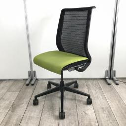 【在庫入替セール品】 ■スチールケース（Steelcase）製　シンクチェア （think）　肘無ハイバック　■背面メッシュ　■背面：ブラック/座面：オリーブグリーン