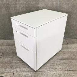 【平机・フリーアドレスデスクのお供に！人気のホワイトカラー3段ワゴン！】■コクヨ（KOKUYO）製　iSシリーズ　3段ワゴン　デスクインワゴン　H600ｍｍ　■ホワイト　■シリンダー錠【2512】弊社使用欄【】