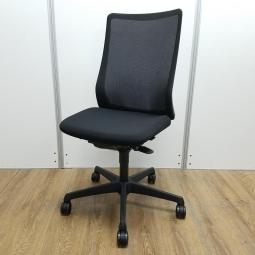 ★【K1】【T1】【T10】【商品入替のため、残り2脚限り】オカムラ製　フルーエント　ブラック　ブラックフレーム　メッシュ　ハイバック　樹脂脚　腰まわりをしっかりホールド！　長時間作業も快適フィット！　肘無しハイバックチェア！！