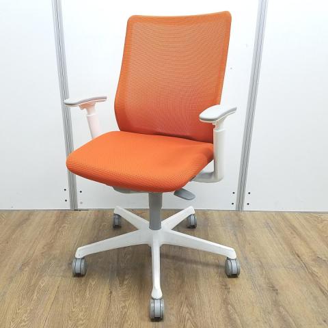 【中古】フルーエントチェア  オカムラ（okamura） 肘付ハイバックチェア