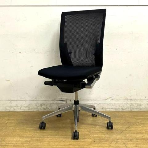 イトーキ　ヴェント　肘無しモデル　プレーンメッシュ　ブラック×アルミ脚の高級感のあるつくり　役員用や会議用にもおすすめ