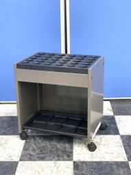 【キャスター付で移動も楽々！大容量30本分！オフィスやクリニックの入り口に必須の品です！】■コクヨ(KOKUYO)製　30本・30人分 (5×6マス)　傘立て　収納　■側面板あり　■シルバー　■キャスター脚