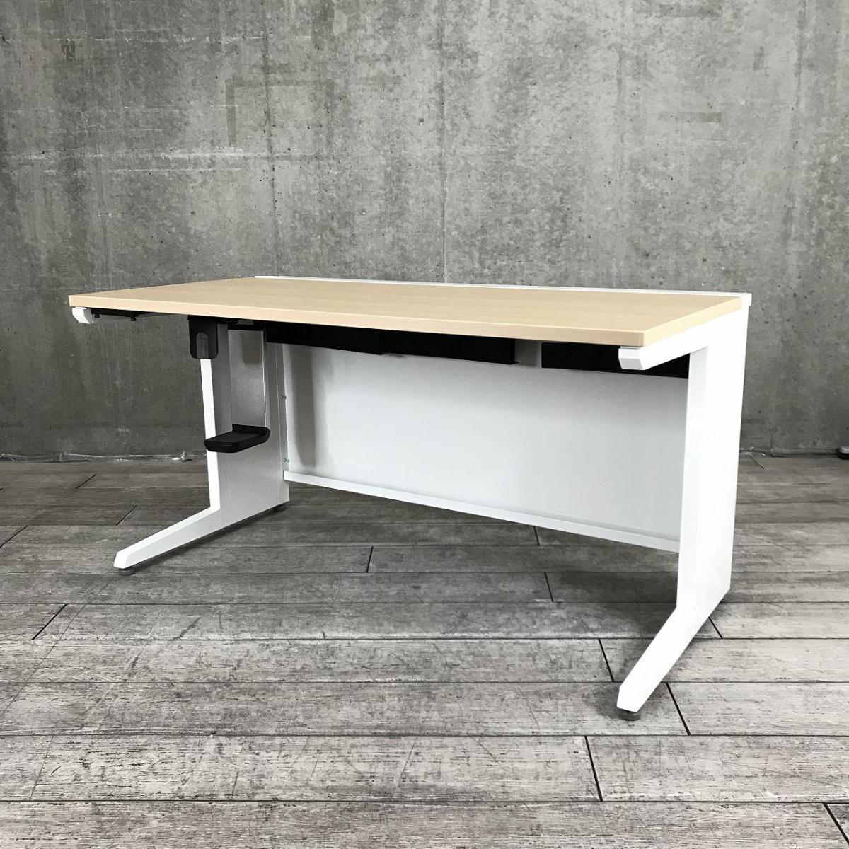 【ゆとりのあるワークスペースで作業効率アップ！】■オカムラ(okamura)製　アドバンス(ADVANCE)シリーズ　平机　引き出し無し　W1400×D700×H720mm　■PCホルダー付き　■ホワイト/天板：ナチュラル木目調【弊社使用欄：A01048160】【SN】
                        アドバンス
                                    中古
            