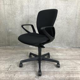 ■オカムラ(okamura)製　■スラート(sulato)チェア　■肘付きローバックチェア　■サークル肘　■ブラック　■オススメ/人気/定番商品【弊社使用欄：A01050771】【SN】