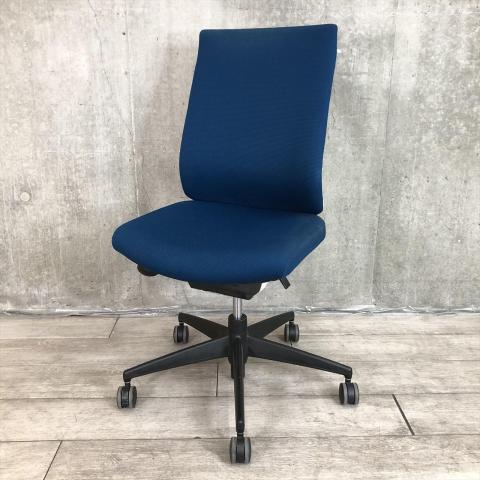 【納得の座り心地！魔法のように売れ続けている定番のオフィスチェア！】■コクヨ(KOKUYO)製　ウィザード3(wizard3)チェア　肘無ハイバック　■ハンガー・ランバーサポート付き　■プルシアンブルー×ホワイトシェル【弊社使用欄：A01049377】