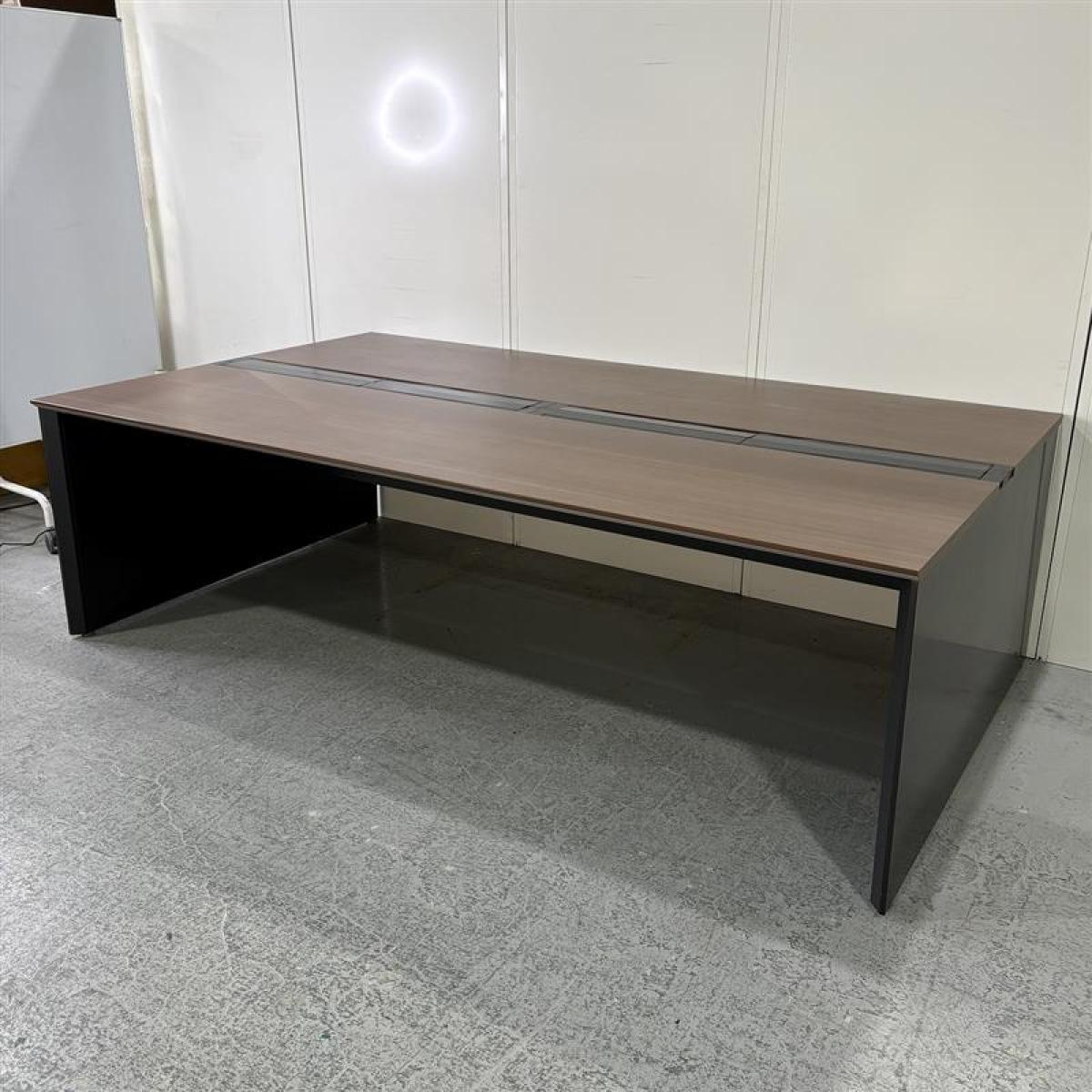 【関西倉庫入荷】■内田洋行　アルセナ　幅2400mm×奥行1400mm　■天板ダークファインウッド×脚ブラック【4名様推奨サイズ！　非常におしゃれなブラウン天板のフリーアドレスデスク！】
                        アルセナ
                                    中古
            