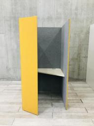 【右開口】【ワーカーの集中を高める省スペースなワークブースが入荷！】■オカムラ(okamura)製　ドレープシリーズ(テトラタイプ)　集中ワークブース 　(W1000/D1000/H1920)　　■イエロー(イエロー×ライトグレー)　【ABW商材オフィス】　オフィスバスターズ　東大阪店