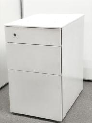 【在庫入替セール】【2台限定】【明るいホワイト！】オカムラ製プロユニットシリーズ最上段厚めタイプ！！フリアドにおすすめ！
■オカムラ/プロユニット/ホワイト【T1】