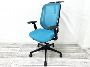 【定価約13万円】】【オカムラ製品で最も人気を集める高機能メッシュチェア！】■オカムラ（okamura）製　シルフィ（Sylphy）　肘付き　ハイバック　背面メッシュ　■可動肘　■ブルー　■ハンガー付き