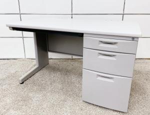 ☆W1100mm！【ちょうどよいサイズで使いやすい！】■イトーキ製　片袖デスク　W1100×D700×H700ｍｍ　■日焼け・キズありのためお安く！【ITOKI　CZ】