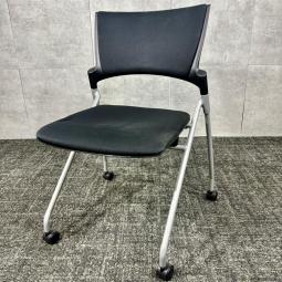 イトーキ製定番ネスティングチェア！ロット商品　イトーキ　マノス　ブラック　ネスティング　福岡　中古家具　天神　博多