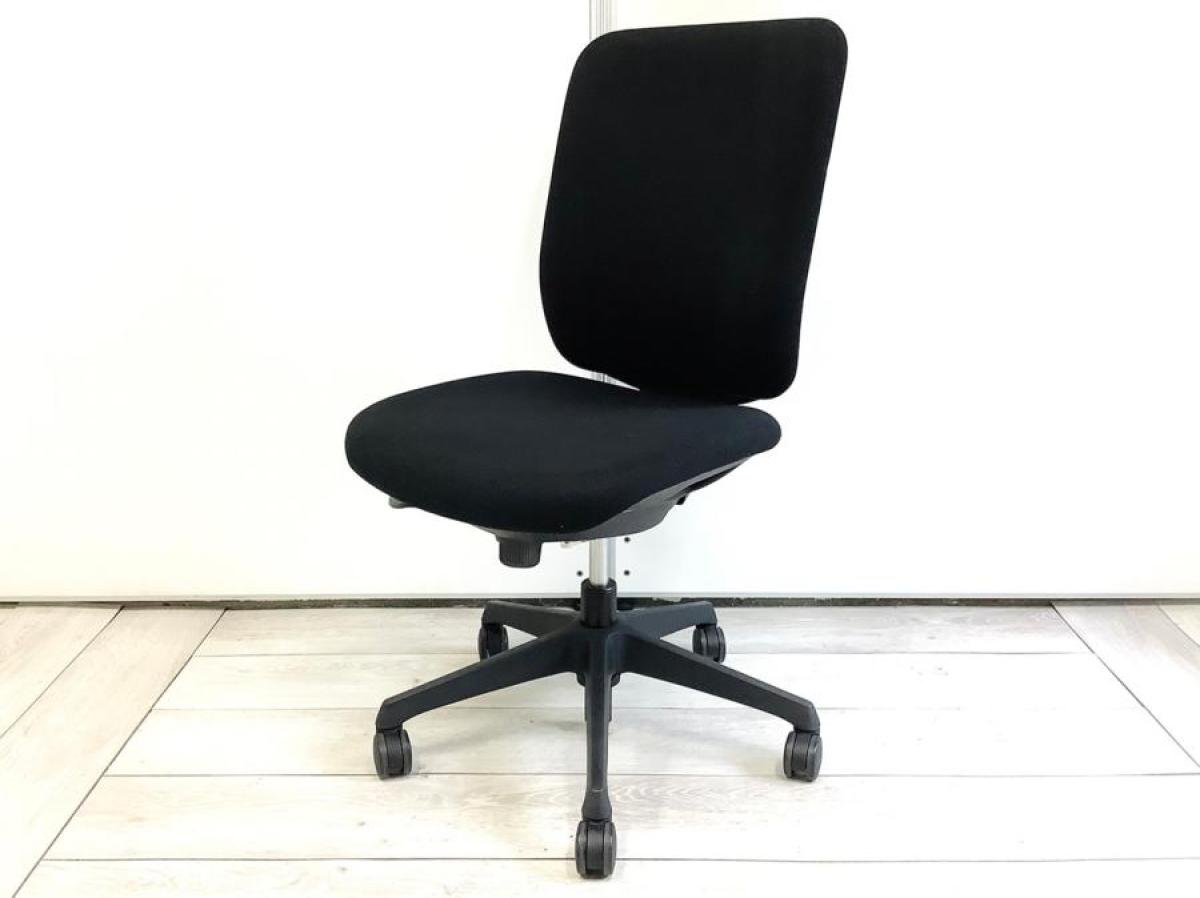 ■オカムラ　■CG-R　■ブラック（black）■肘無　■人気シリーズ　■シンプルデザイン　【弊社使用欄：A01034201】
                        CG-Rチェア
                                    中古
            