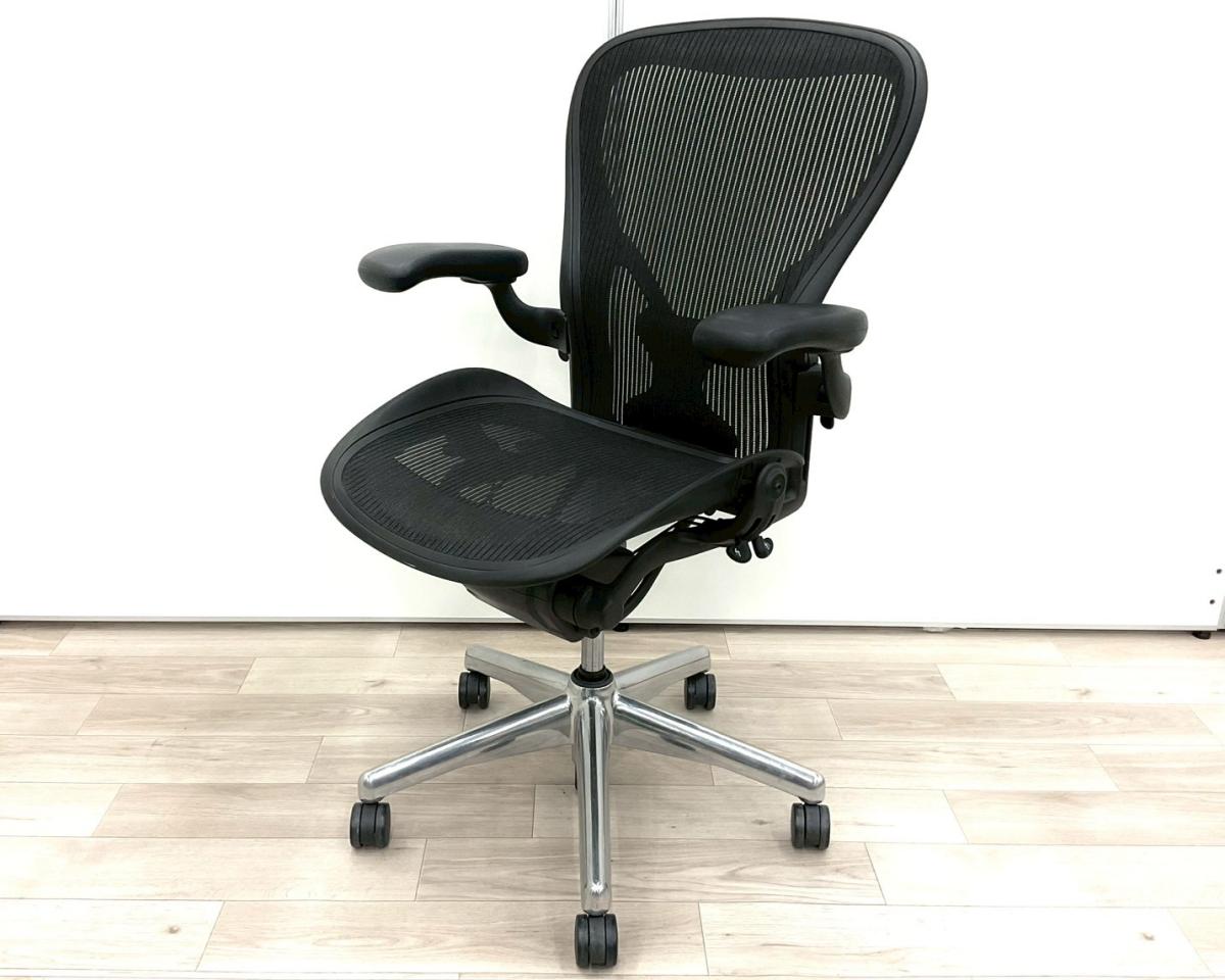 【1脚限定】【世界的にも有名なワーキングチェア！通気性や理想的な体重分散を実現したメッシュの張り地！】■ハーマンミラー(HermanMiller)製　アーロンチェア　Cタイプ　肘付ハイバックチェア　■ブラック　■メッシュ　■可動肘(レバー)　■前傾チルト【弊社使用欄：A01049267】
                        アーロンチェア
                                    中古
            